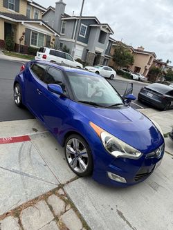 2012 Hyundai Veloster Blue Hatchback