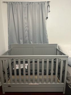 Graco Pebble Gray Crib + Mattress – Gently Used