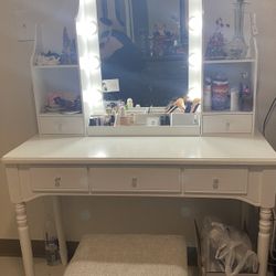 Vanity Makeup Mirror with Lights
