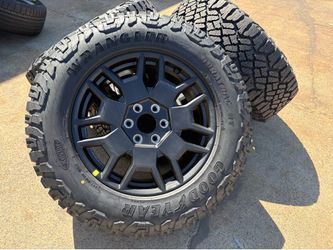 (4) NEW OEM 2025 Tesla Cybertruck Wheels Goodyear DURATRAC AT Tires SENSORS 100%