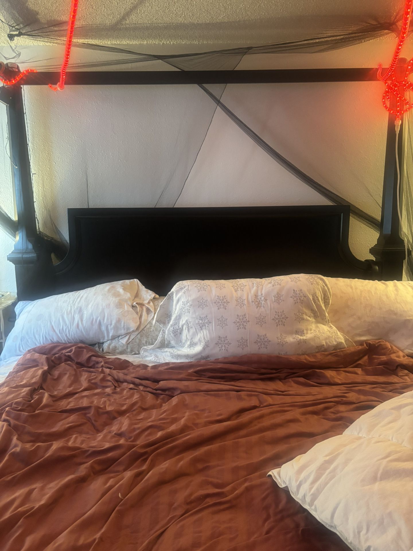 California King Canopy Bed