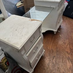 Stanley Vanity Dresser With 3 Piece Mirror 