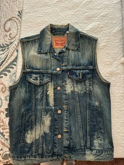 Men’s Levi’s Vest Size M 