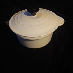 Vintage LE CREUSET #18 Cast Iron Sauce Pan with Lid