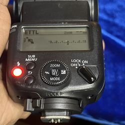 Canon Speedlite 430EX III-RT Camera Flash in Excellent Condition. 