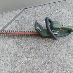 Black & Decker 18" electric hedge trimmer