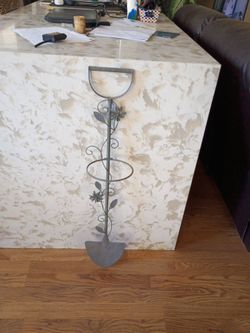 Plant hanger