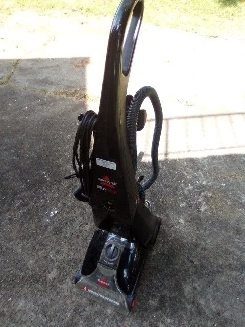 Bissell Carpet Cleaner+Shampoo 30.00