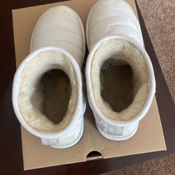 Uggs Size 7 Female 
