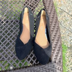 TOMS Black Flats Women’s Size 7.5