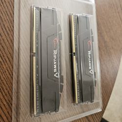 32GB (2x16GB) G.SKILL Ripjaws V DDR4 3200Mhz CL16 - Excellent Condition