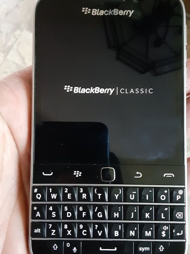 Blackberry classic Unlocked For Tmobile At&t Ultra me H2o Simple  Mobile used Refurbished in good condition some scratches and scuffs visible on corne
