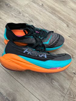 Kona men’s shoes size 9.5