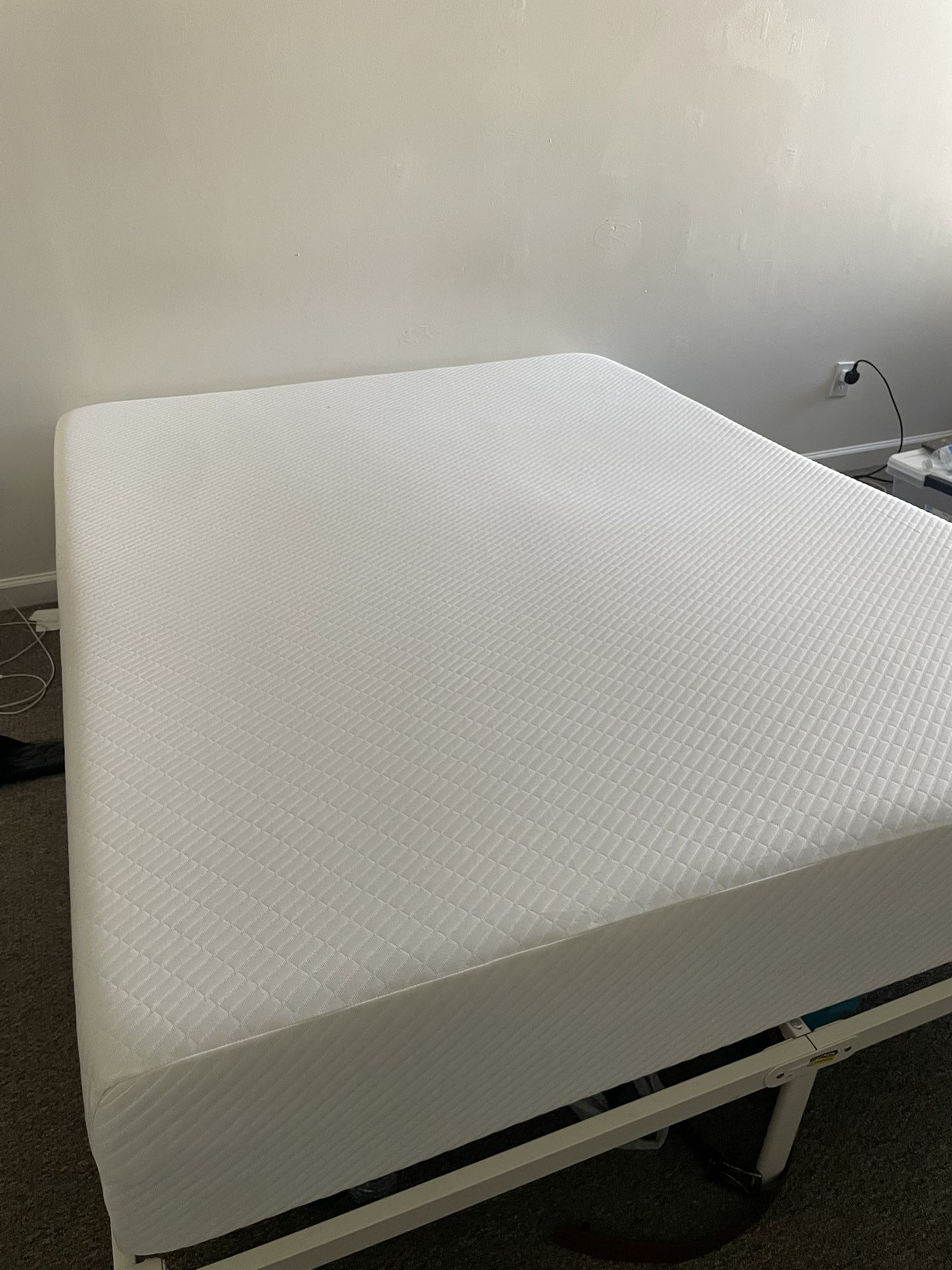 6 Months Old Bed And Frame For Sale In outer richmond