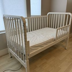 Baby Crib+ Toddler Extension+ Mattress 