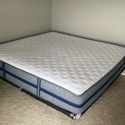 Serta i-series  Hybrid  European King Mattress 