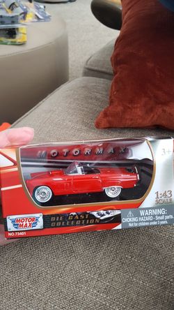 Motor Max T bird CONVERTIBLE diecast