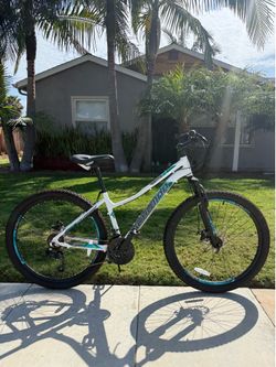 Schwinn Bike “27.5 wheels