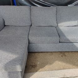 Living Spaces 99" Hampstead Graphite Sofa with Reversible Chaise
