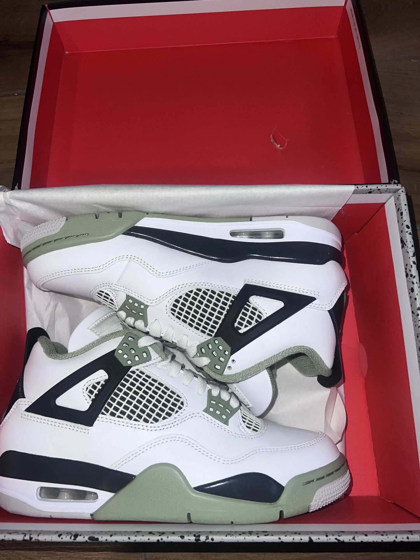 Women’s Air Jordan 4s