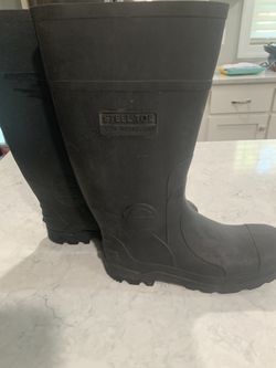 steel toe, slip resistant boots size 7 men’s