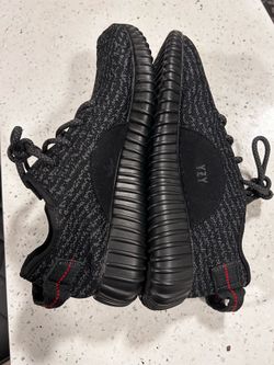 Adidas yeezys in great condition size 8.5