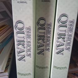 Books New Text Lmk What You Need Scammers Pls 