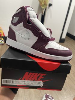 Jordan 1 High Bordeaux Size 7.5 Women / 6 Youth New