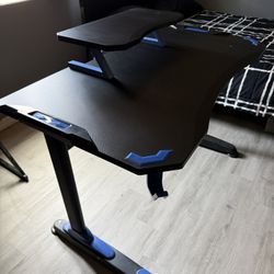 RESPAWN GAMING DESK
