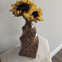 🌻🌻Vintage Japanese Ceramic Twisted Vase, Brown With Earthtones($20) **
**