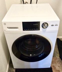 GE 2.4 cu ft Front Load Washer w/ Steam