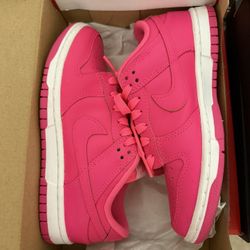 Nike Dunk Hyper Pink