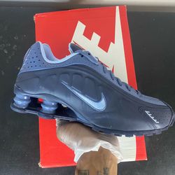 Nike Shox R4 “Obsidian Aluminum” Size 7Y