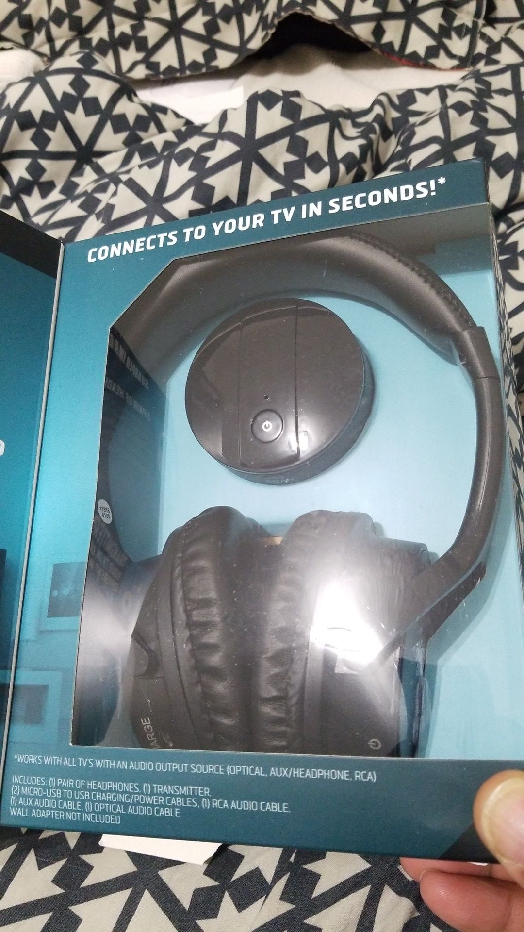 Wireless TV headphones