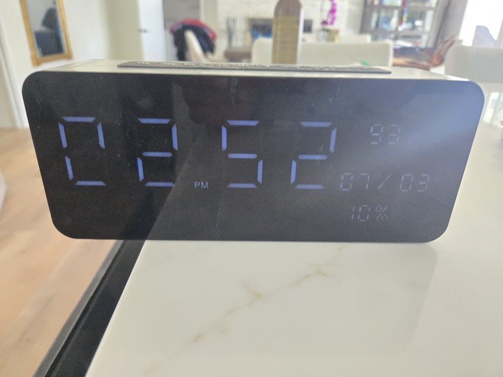 Ice-Bingo Bluetooth Speaker and clock