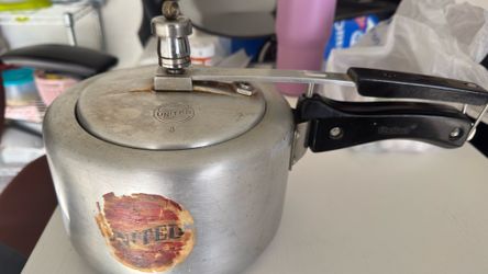 United Aluminum Pressure Cooker—3 L