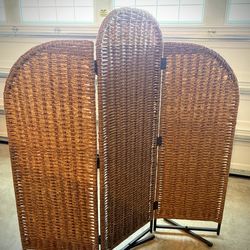 Broyhill Outdoor Privacy Screen - 2 Available