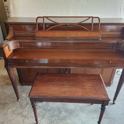 Acrosonic Piano by BALDWIN