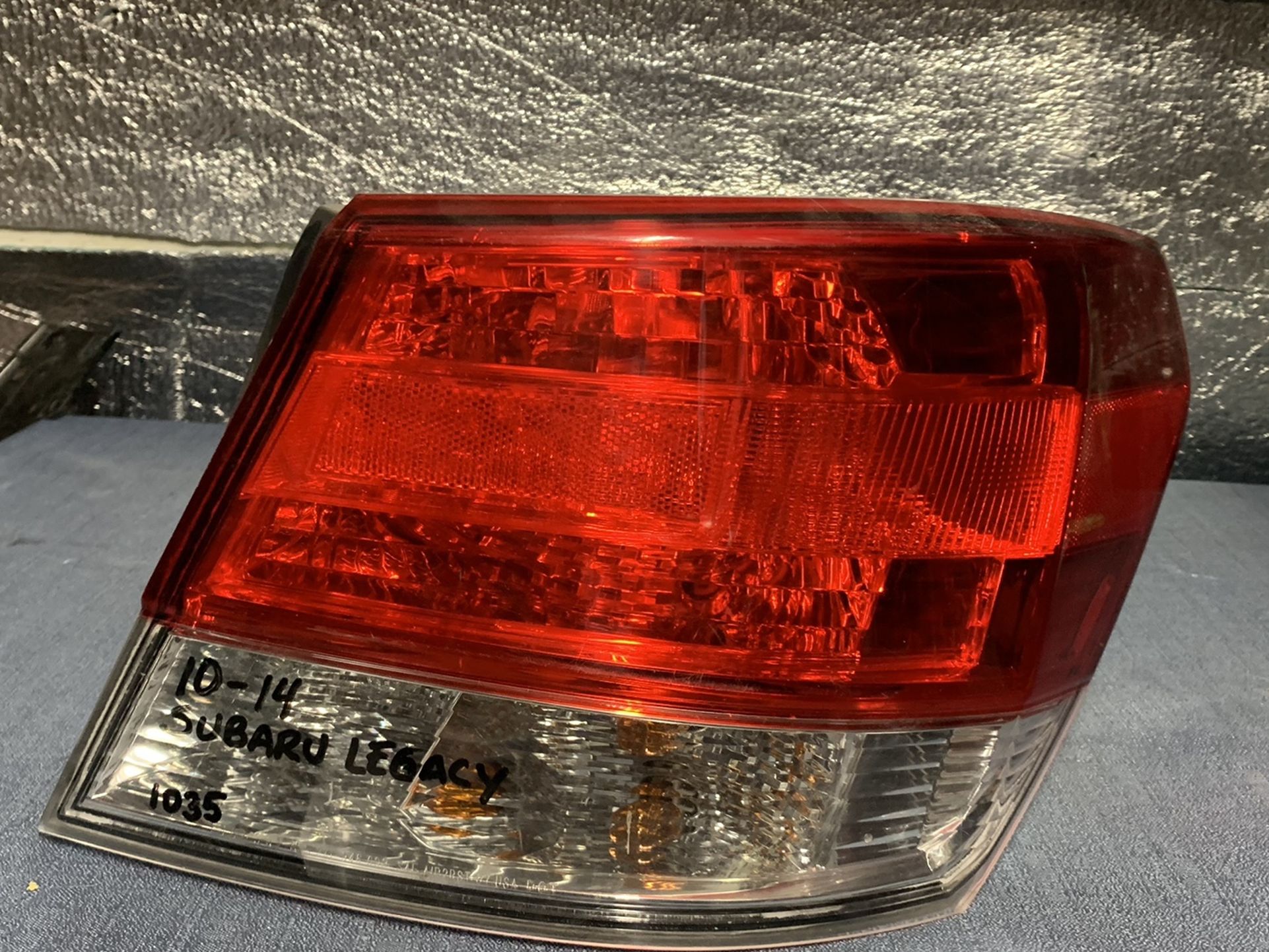 2010 2011 2012 2013 2014 Subaru Legacy taillight tail light