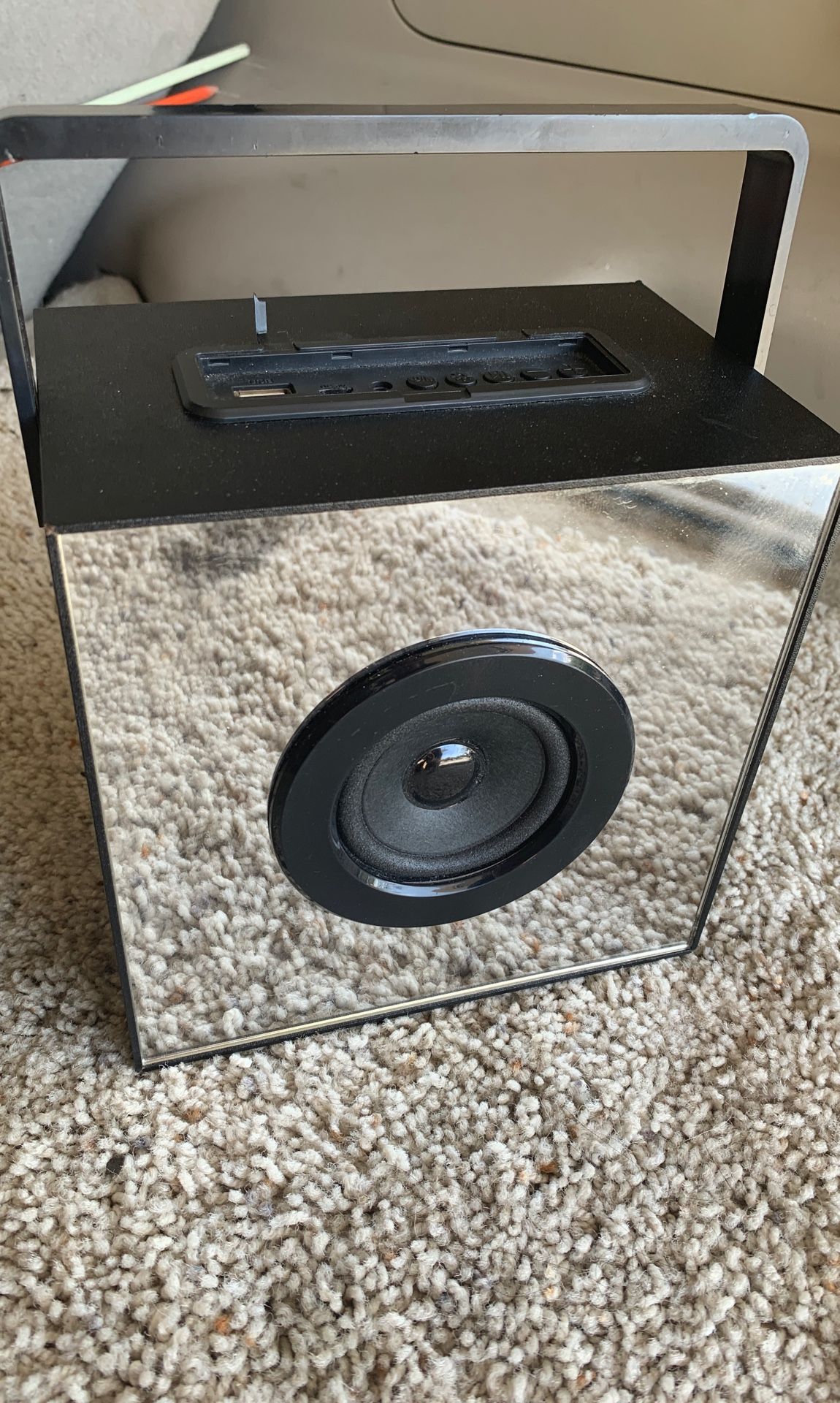 Soundlogic infinity wireless mirrored speaker 2025
