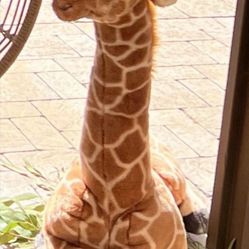Stuffed Animal giraffe