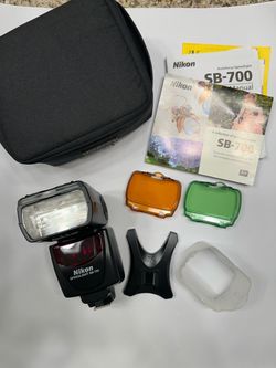 Nikon Speedlight SB-700 Flash