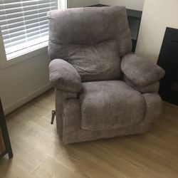 Lazy Boy  Manual Oversized Fluffy Recliner