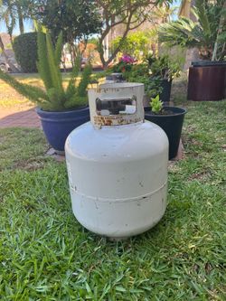 16.6 Lb Propane tank