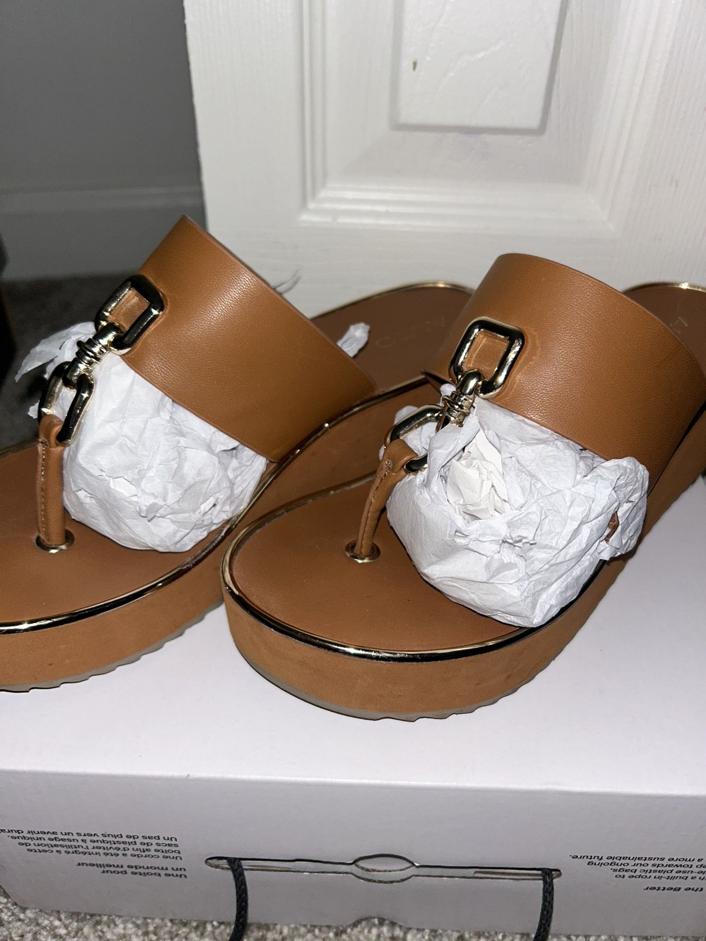 Women sandals