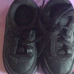 Nike’s -sz.5 infant/toddler