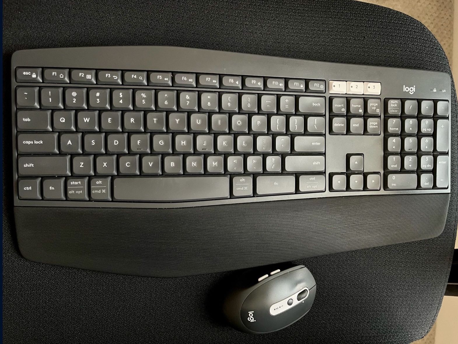 Logitech Wireless Keyboard and Mouse Combo- Like New!