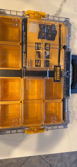 TOUGHSYSTEM 2.0 10-Compartment Deep Small Parts Organizer hablo español