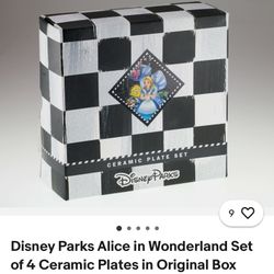 Disney Parks Alice in Wonderland Set of 4 Ceramic Plates in Original Box