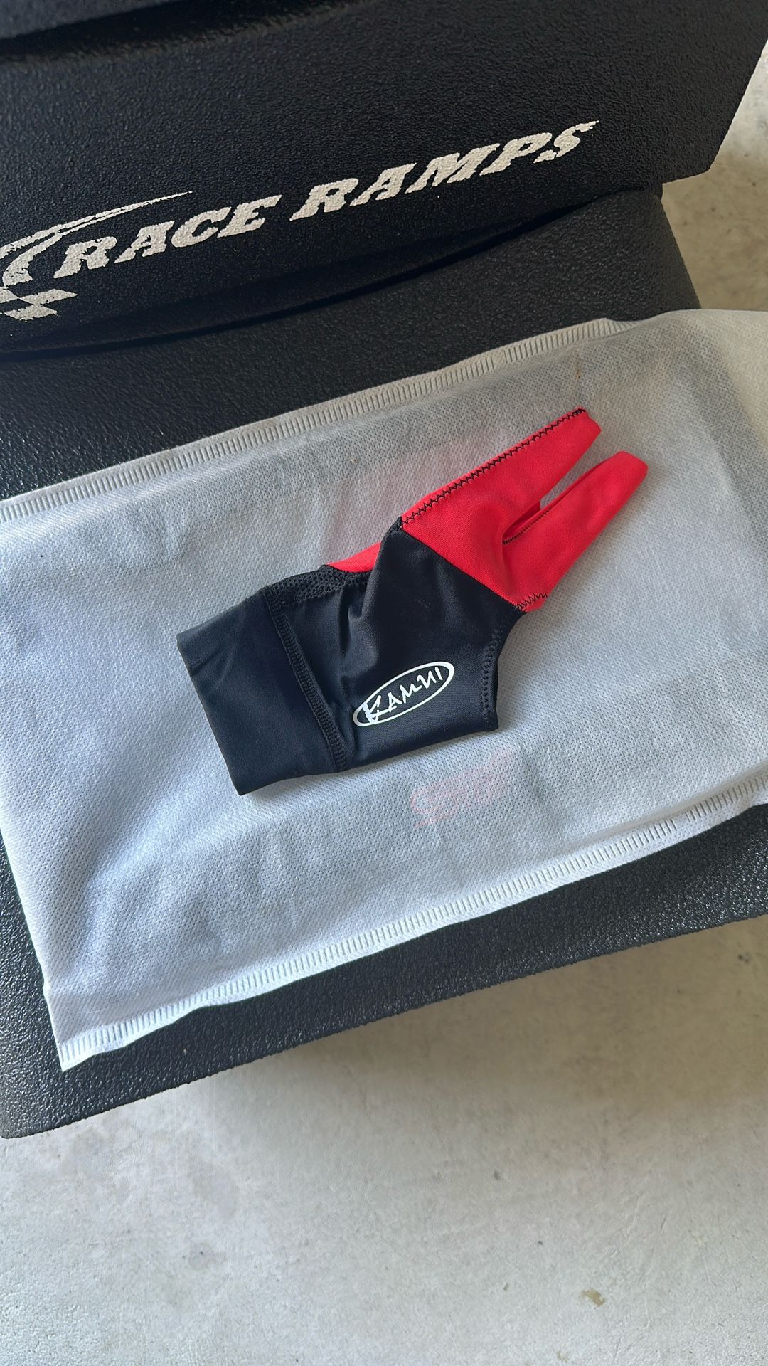Kamui Right Hand Pool Glove Large